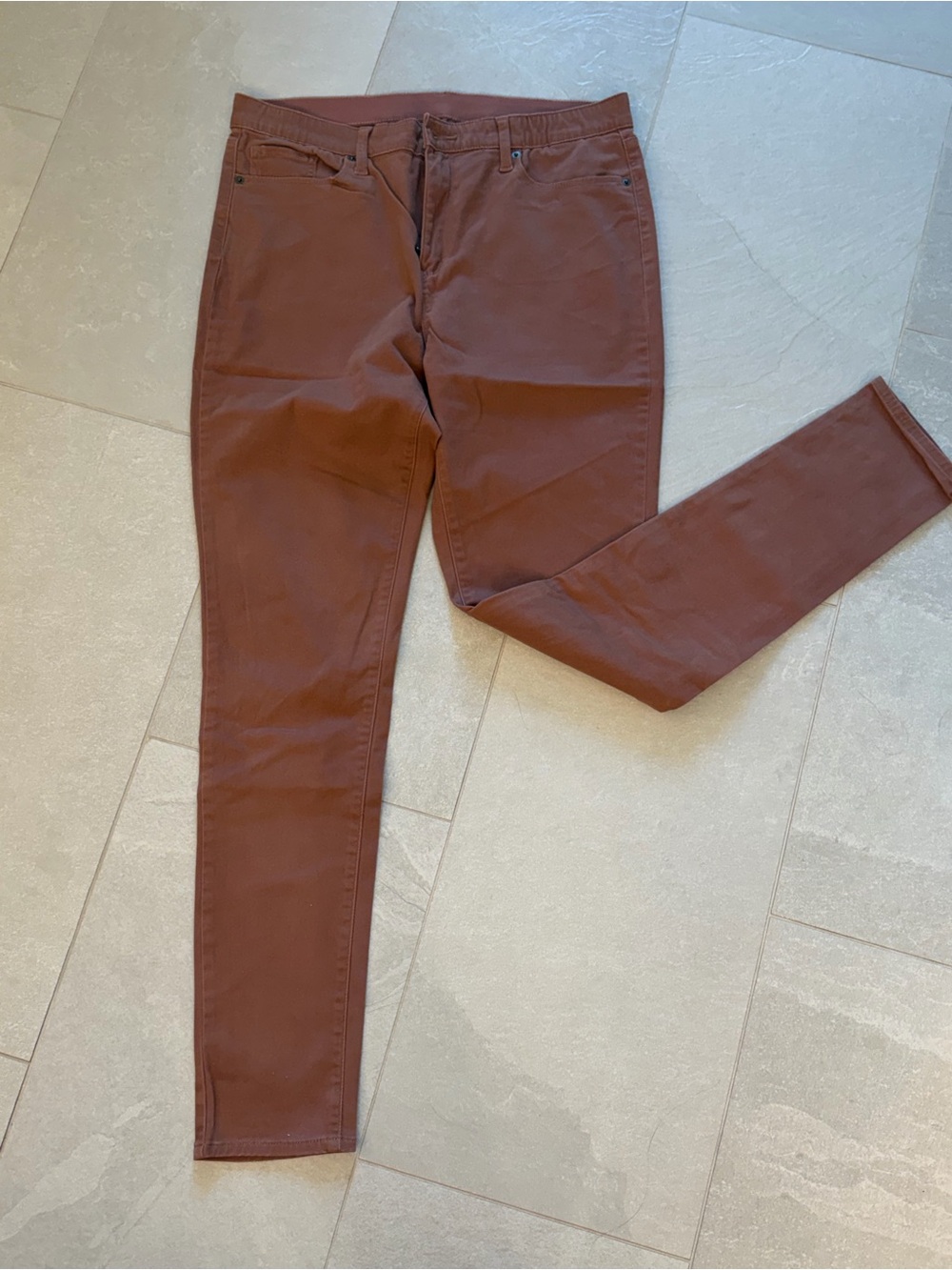 Uniqlo Women's Skinny Jeans in Rust Brown